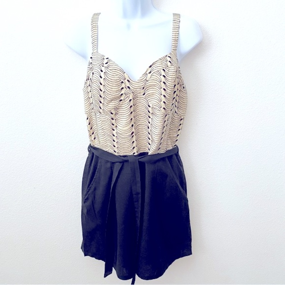 Lilka, Romper Color Block with Embroidered Corset Bodice Detail.